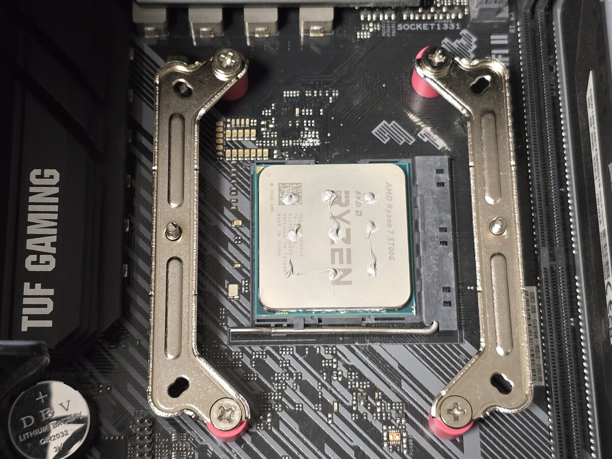 Thermalright Burst Assassin 120 SE ARGB - Colocación de soportes y pasta térmica