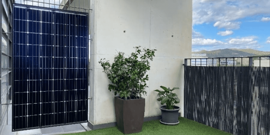 Otra forma de poner los paneles solares en una terraza