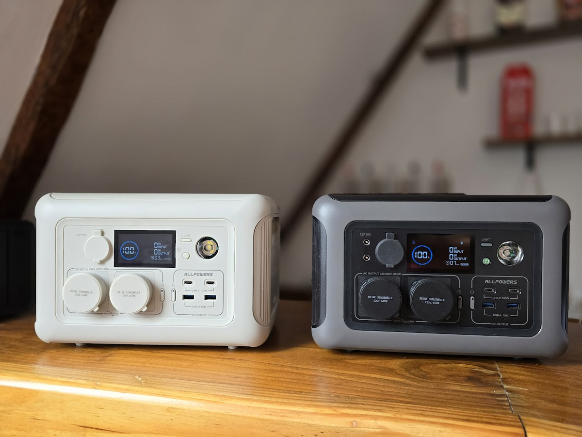 ALLPOWERS R600 BEIGE Y GRIS, UNA AL LADO DE LA OTRA