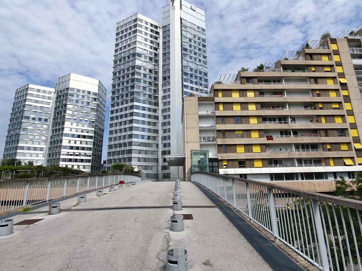 18mm_Cityscape_SamsungGalaxyS105G_DxOMark_05-00.jpg