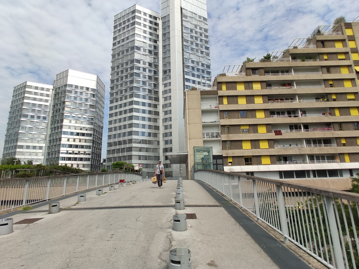 18mm_Cityscape_XiaomiMi9_DxOMark_05-00.jpg