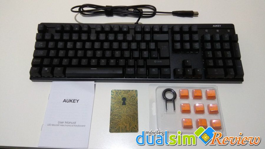 2 Teclado Mecanico AUKEY KM-G6.jpg