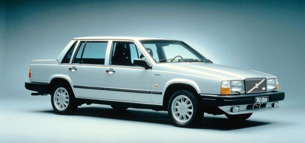 43_volvo_740_sedan_large.jpg