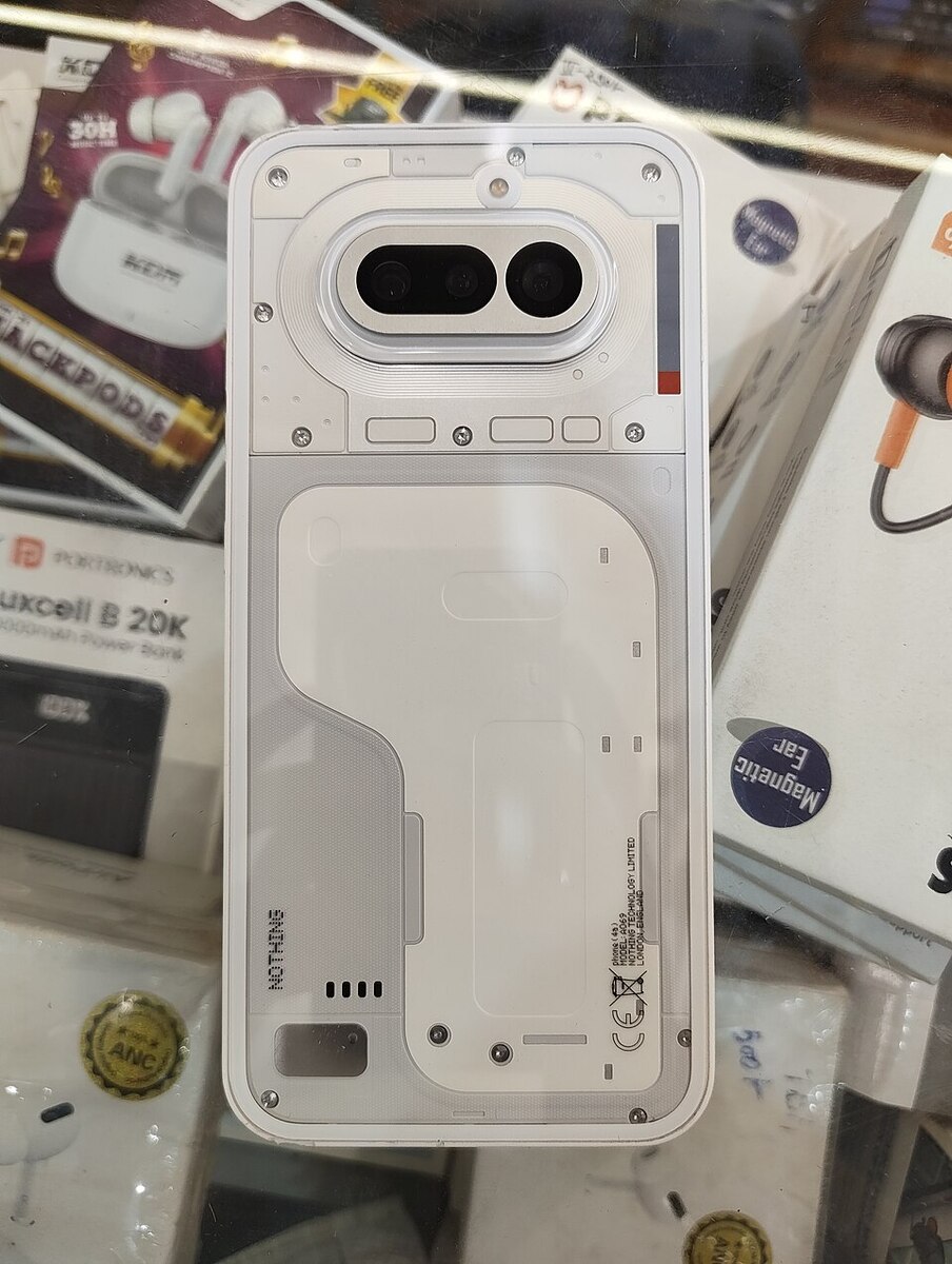 960px-Nothing_Phone_4a.jpg