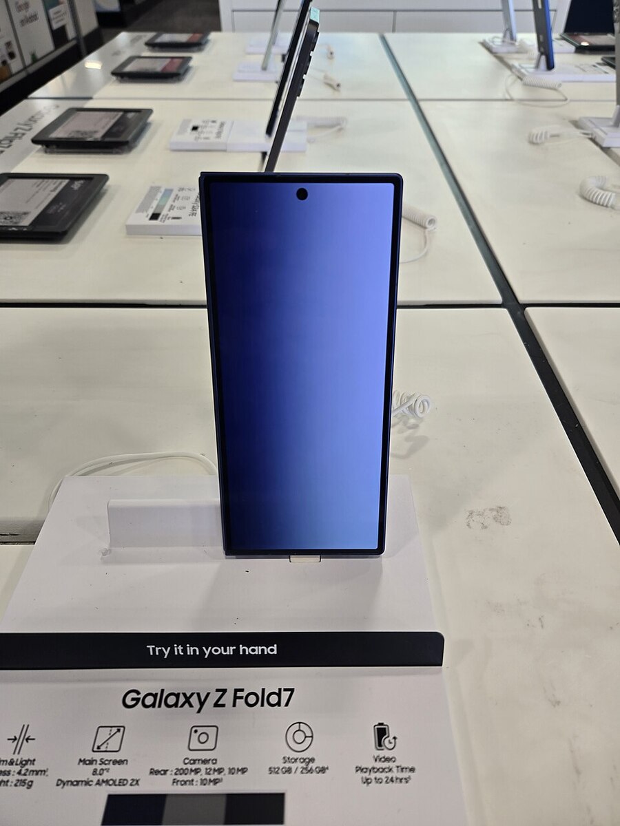 960px-Samsung_Galaxy_Z_Fold_7.jpg