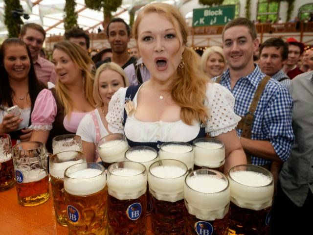 a3.bp.blogspot.com__abGWfJfttoc_VBxNyoUyWiI_AAAAAAAAGyI_WFaK9QYE7WE_s1600_oktoberfest_camarera.jpg