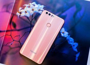 agalaxiamovil.com_blog_wp_content_uploads_2016_12_Honor_8_premium_Sakura_Pink_1_300x215.jpg