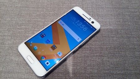 ai.blogs.es_858479_htc_10_450_1000.jpg