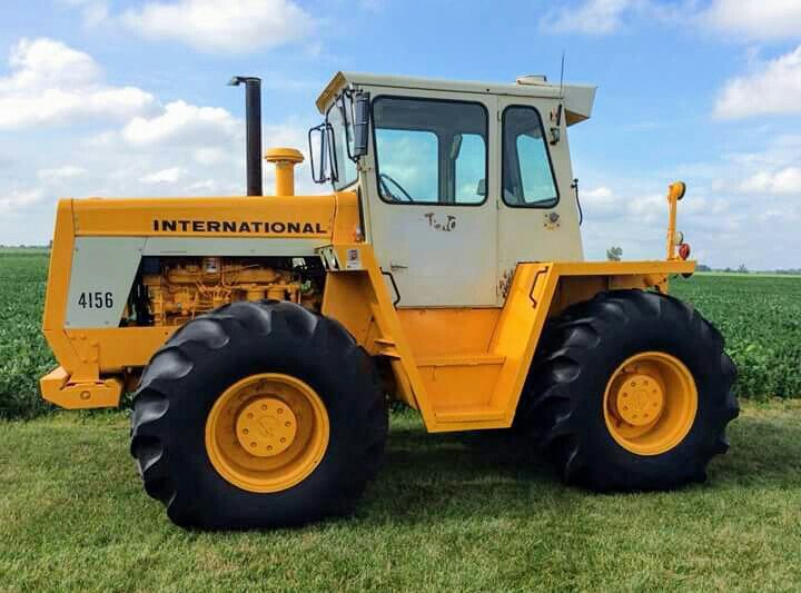 ai.pinimg.com_736x_5e_aa_c8_5eaac85107a7b96fde033fd31aebd195__tractors.jpg