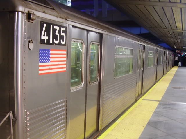 ai479.photobucket.com_albums_rr158_KenSNJ_New_20York_20City_20Transit_Subways_NYCT4135.jpg