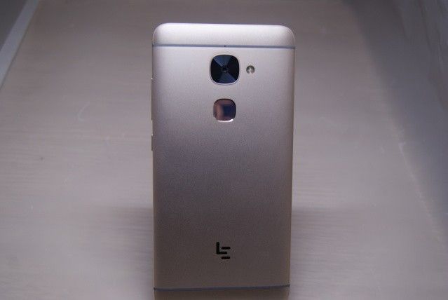 ai64.tinypic.com_33ykzz5.jpg