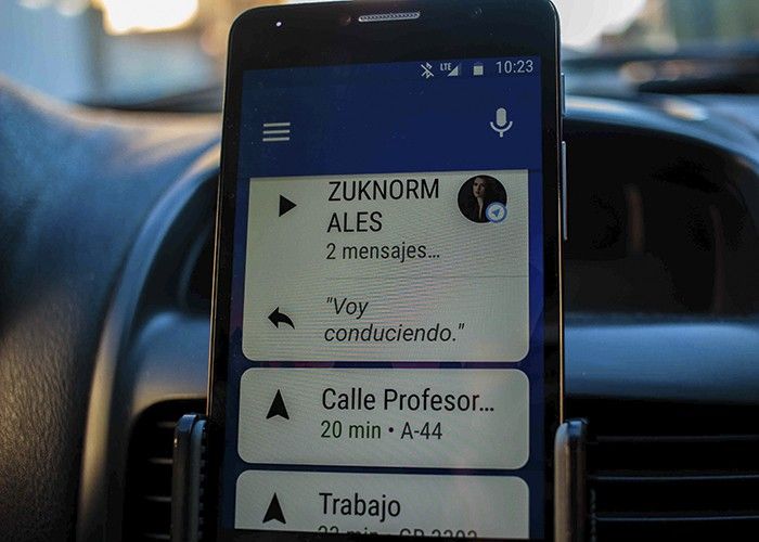aimg.difoosion.com_wp_content_blogs.dir_28_files_2016_12_Android_auto_fin_2_1_700x500.jpg