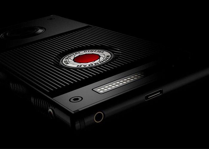 aimg.difoosion.com_wp_content_blogs.dir_28_files_2017_07_Red_Hydrogen_700x500.jpg