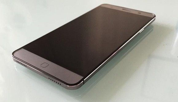 androidayuda.com_app_uploads_2015_04_Elephone_P7000_2.jpg