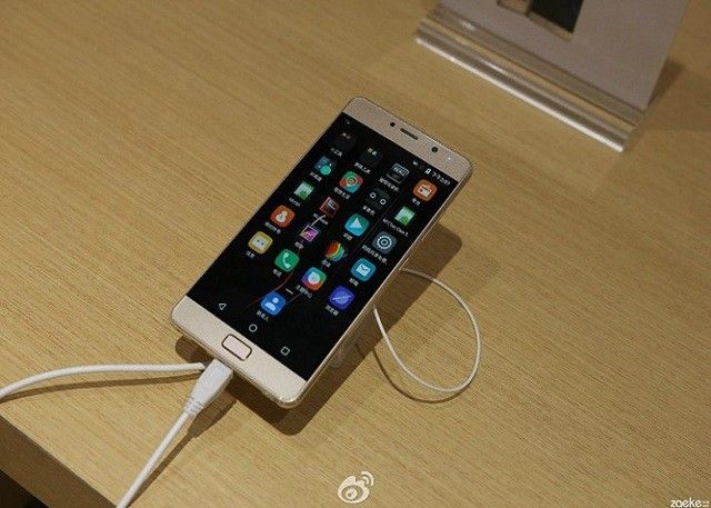 as15.postimg.org_hqa9iveaz_Lenovo_Vibe_P2.jpg