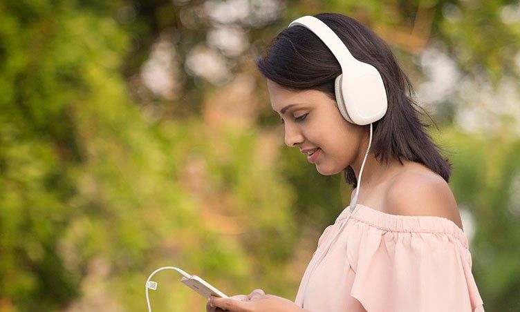 atopesdegama.com_app_uploads_2017_04_Aspecto_Xiaomi_Mi_Headphones_Comfort.jpg