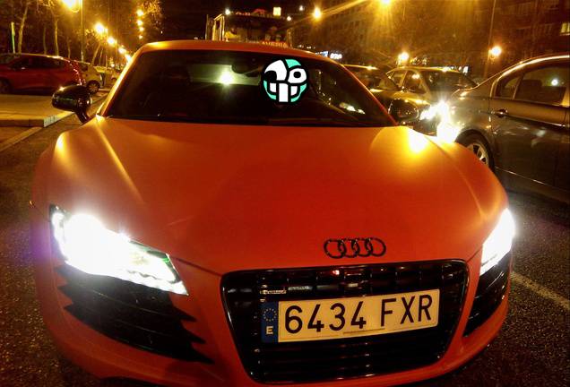 audi-r8-c847313022015224415_1.jpg