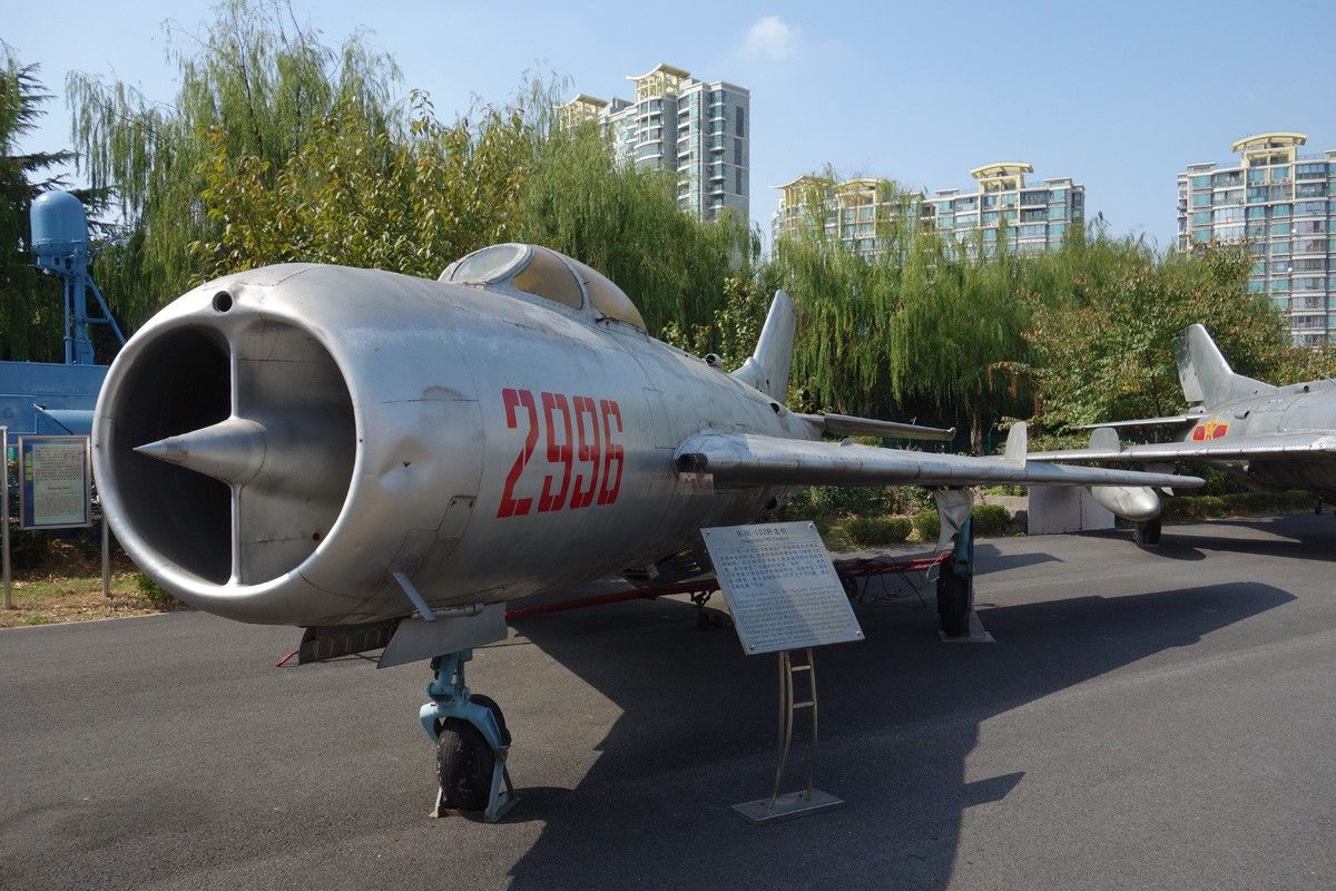 awww.aviationmuseum.eu_World_Asia_China_Shanghai_Shanghai_EHSA_Dongfeng_102_2966.JPG
