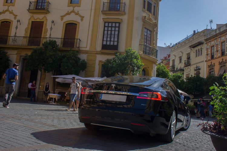 awww.elandroidelibre.com_wp_content_uploads_2016_10_tesla_cabify_10_750x500.jpg