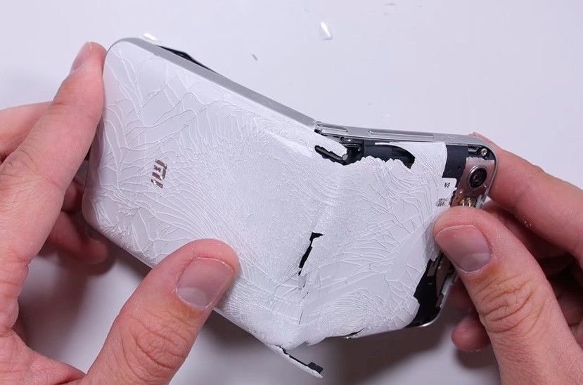 awww.geeknetic.es_imagenes_noticias_10546_xiaomi_mi5_dobla_1.jpg