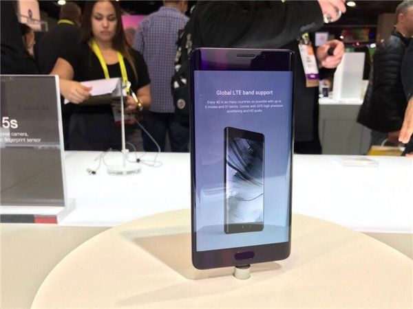 awww.gizmochina.com_wp_content_uploads_2017_01_xiaomi_mi_note_2_4.jpg