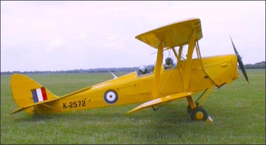 awww.johnjohn.co.uk_compare_tigermothflights_img_tigermoth_k2572_5.jpg