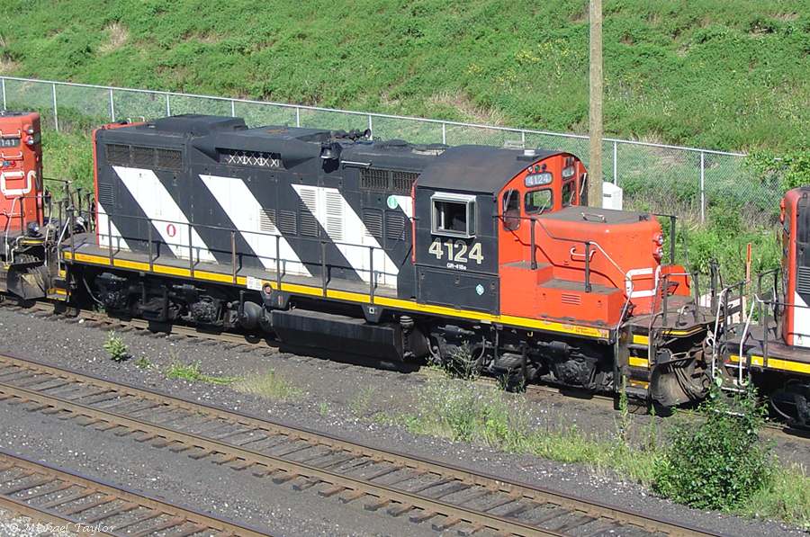 awww.michaeltaylor.ca_cn_gp9_4124_07_23_06_mt.jpg