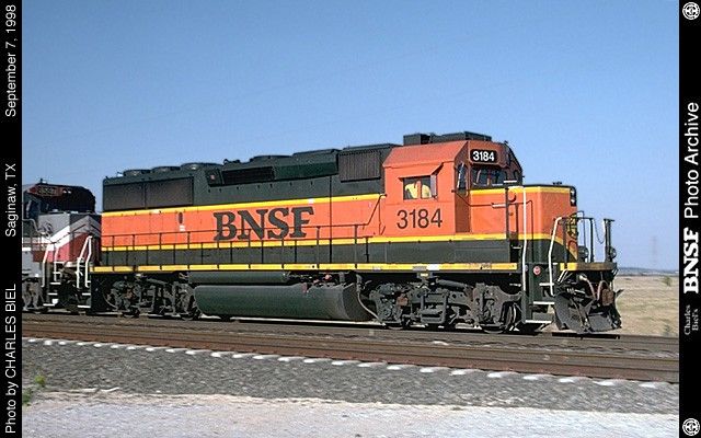 awww.trainpix.com_bnsf_EMDORIG_GP50_640X400_3184.JPG