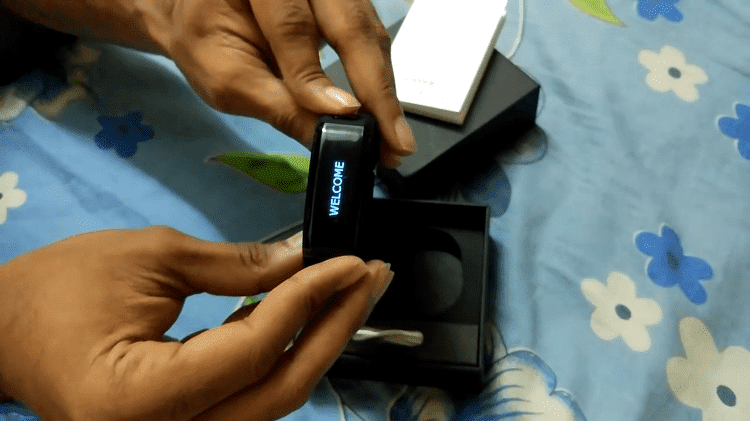 awww.xiaomitoday.com_wp_content_uploads_2016_12_No.1_Smartband_F1_Review_Display.png