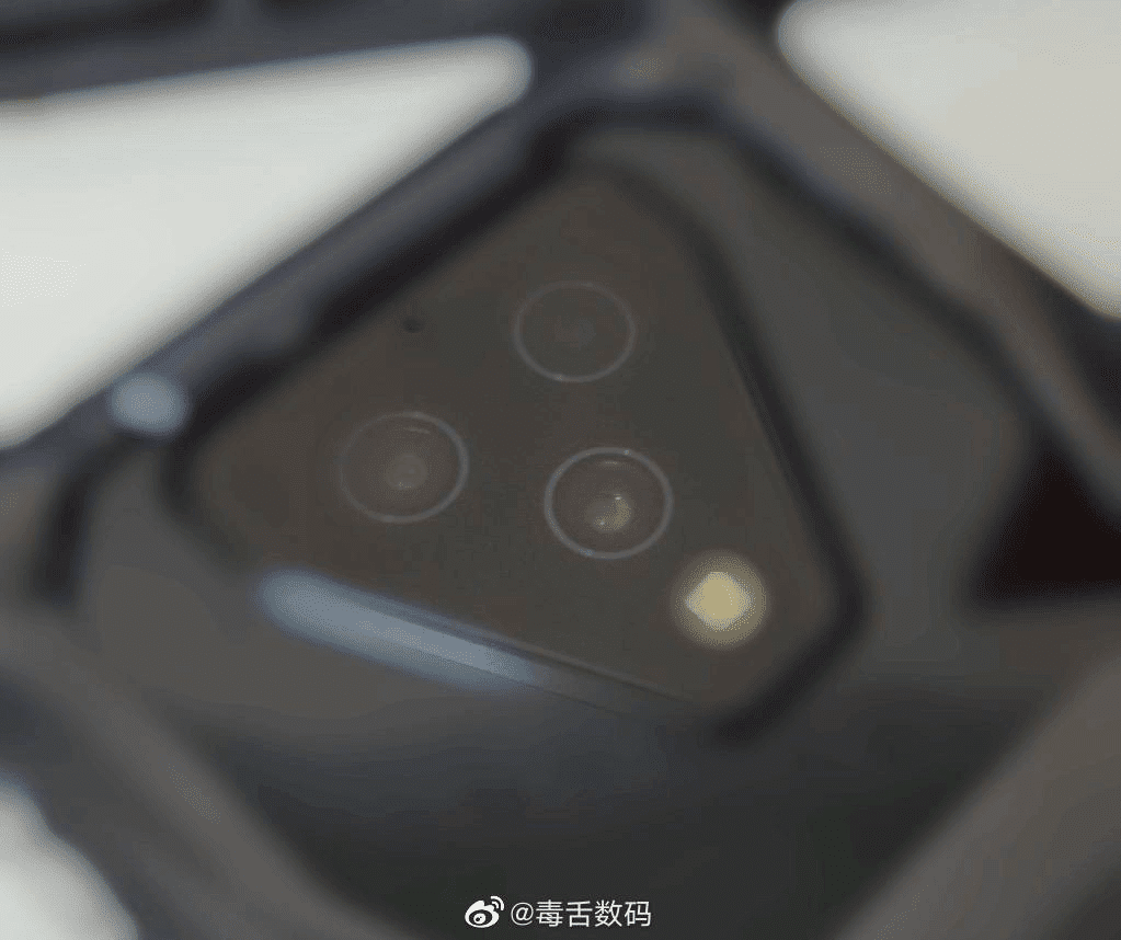 camara-black-shark-3.png