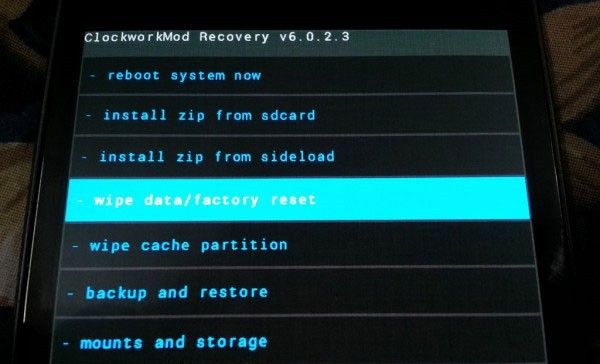 cdn1.movilzona.es_app_uploads_2015_11_Recovery_Android_Wipe.jpg