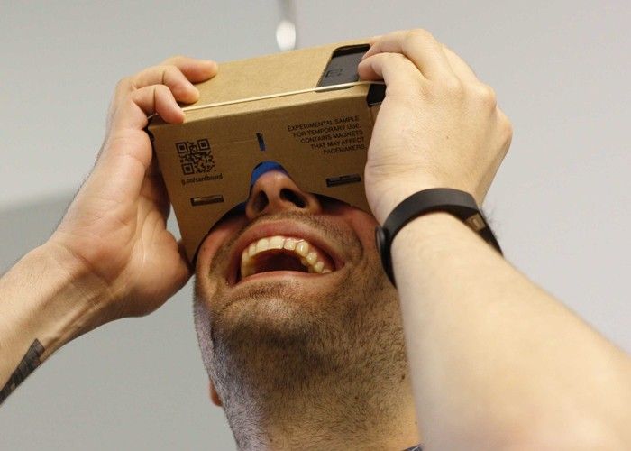 cdn5.andro4all.com_wp_content_blogs.dir_28_files_2016_02_google_cardboard2_700x500.jpg