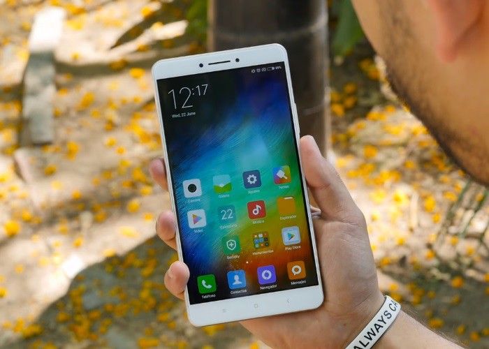 cdn5.andro4all.com_wp_content_blogs.dir_28_files_2016_07_Xiaomi_Mi_Max.jpg