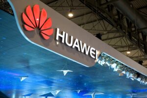 eeuu-podria-rebajar-restricciones-a-huawei-300x200.jpg