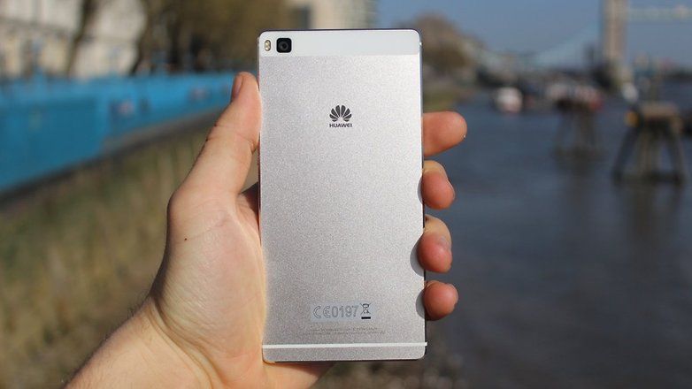 fs02.androidpit.info_userfiles_6928126_image_huawei_p8_back_w782.jpg