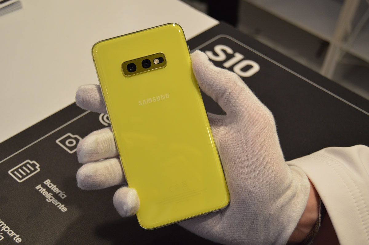 Galaxy-S10e-3.jpg