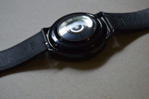 Galaxy-Watch-Active-2-7-300x199.jpg
