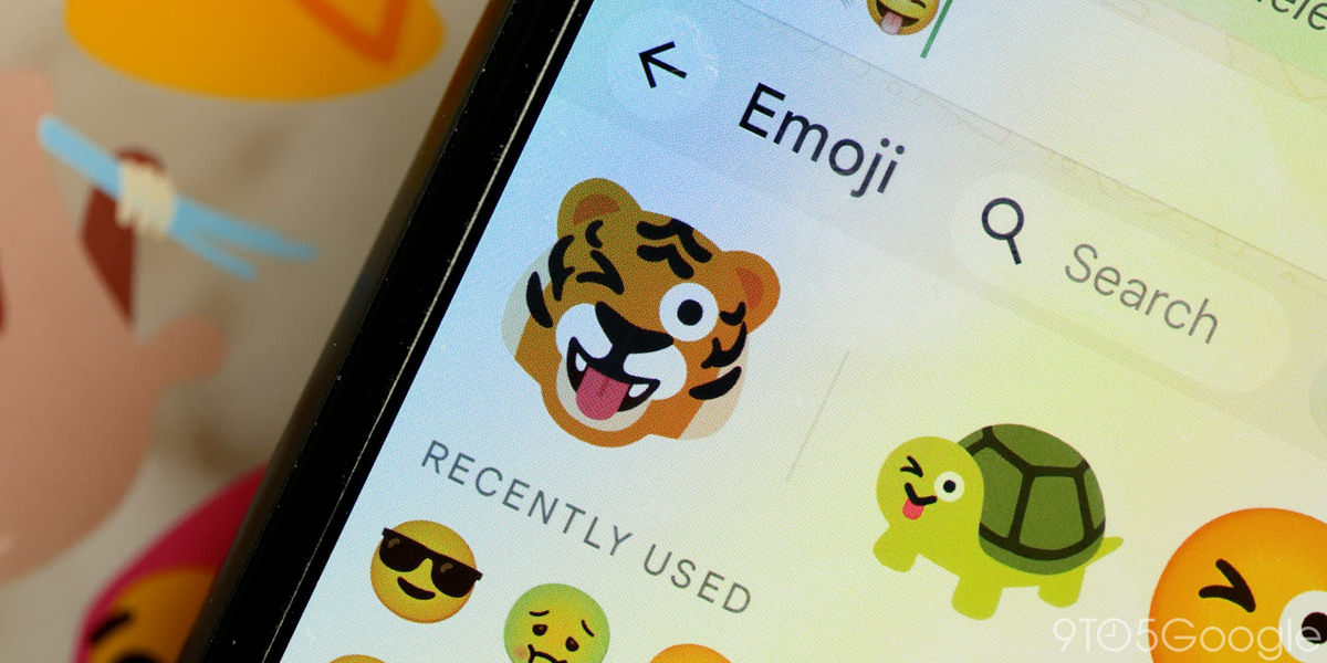 Gboard-Emoji-Kitchen-winking-tiger.jpg