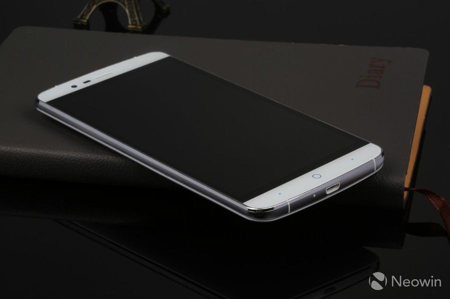 gizchina.es_wp_content_uploads_2015_05_Elephone_P8000_3_1024x682.jpg