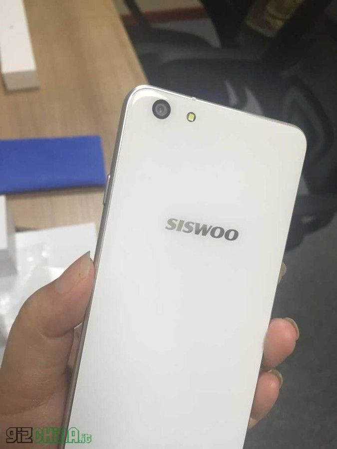 gizchina.es_wp_content_uploads_2015_05_siswoo_i8_201_768x1024.jpg