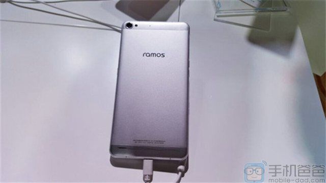 gizchina.es_wp_content_uploads_2015_10_16_15102Q64025_51.jpg