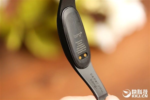 gizchina.es_wp_content_uploads_2016_04_Meizu_Bong_2P_1.jpg