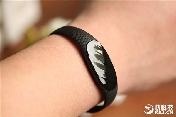 gizchina.es_wp_content_uploads_2016_04_Meizu_Bong_2P_14.jpg