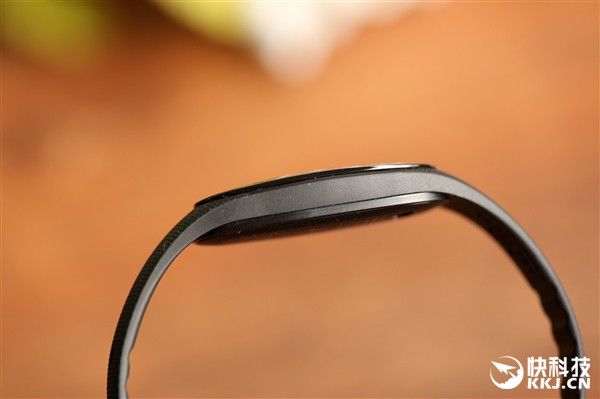 gizchina.es_wp_content_uploads_2016_04_Meizu_Bong_2P_5.jpg
