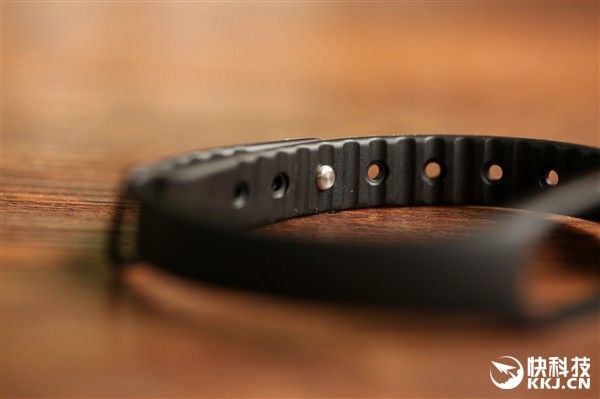 gizchina.es_wp_content_uploads_2016_04_Meizu_Bong_2P_6.jpg