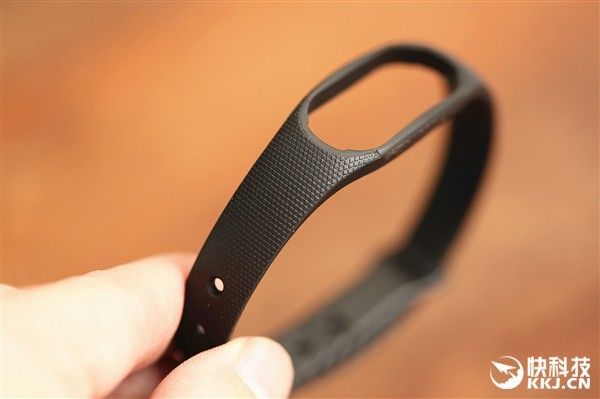 gizchina.es_wp_content_uploads_2016_04_Meizu_Bong_2P_7.jpg