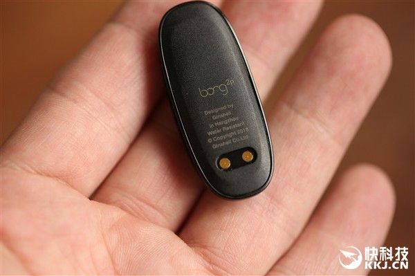 gizchina.es_wp_content_uploads_2016_04_Meizu_Bong_2P_9.jpg