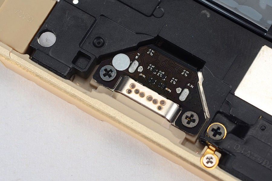gizchina.es_wp_content_uploads_2016_04_Meizu_Pro_6_121.jpg
