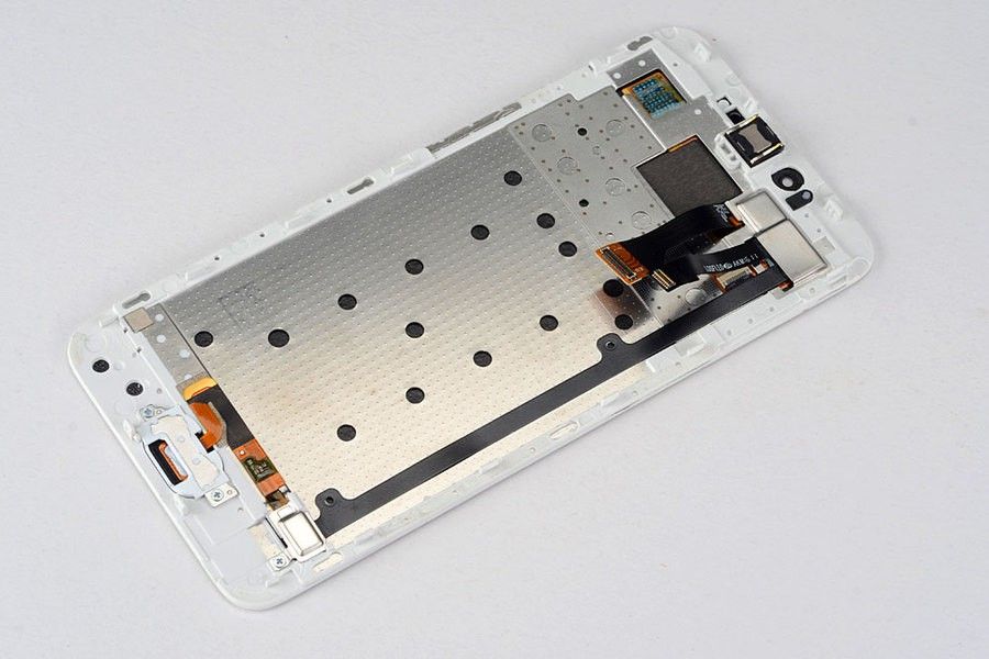 gizchina.es_wp_content_uploads_2016_04_Meizu_Pro_6_81.jpg