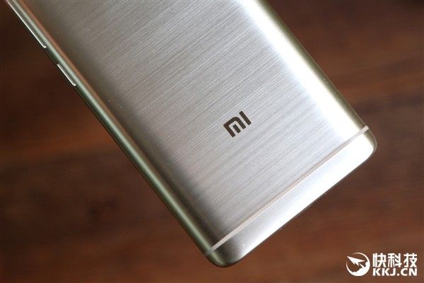 gizchina.es_wp_content_uploads_2016_09_Xiaomi_Mi5S_131.jpg